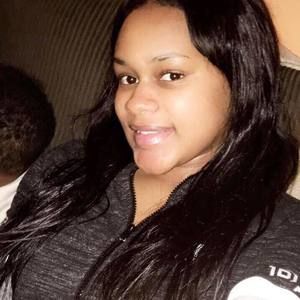 Meet your Posher, Raquel